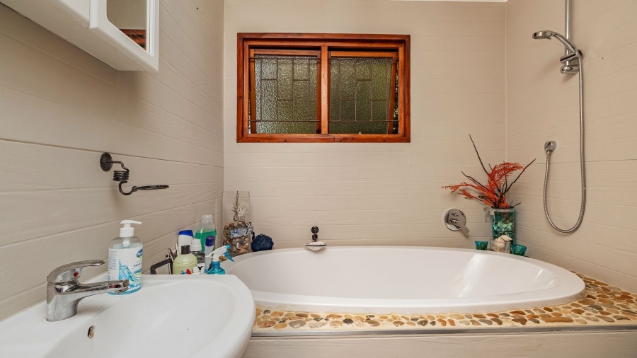 3 Bedroom Property for Sale in Sedgehill Western Cape